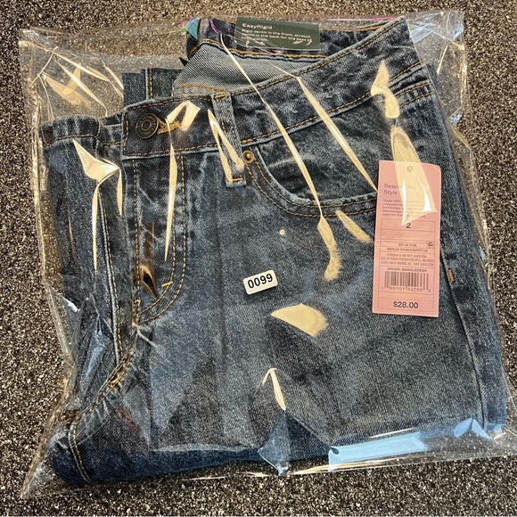 NWT Wild Fable Women's Easy Rigid Low Rise Boot Cut Jeans- Medium Wash Size 2 - Picture 10 of 10